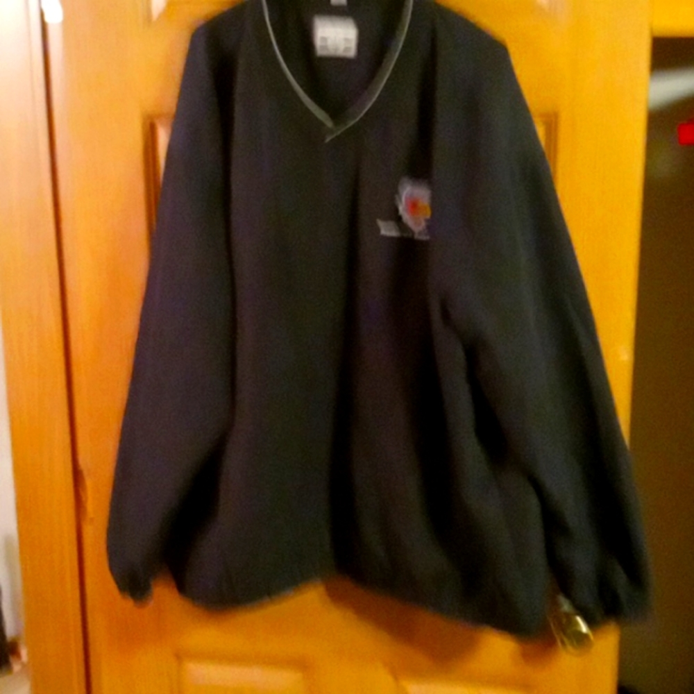 Wind breaker pull over